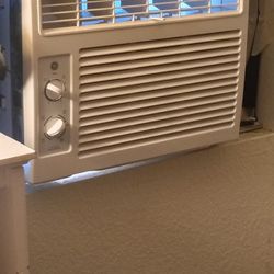Ge Window AC Unit 5000  Btu