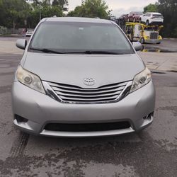 2015 Toyota Sienna