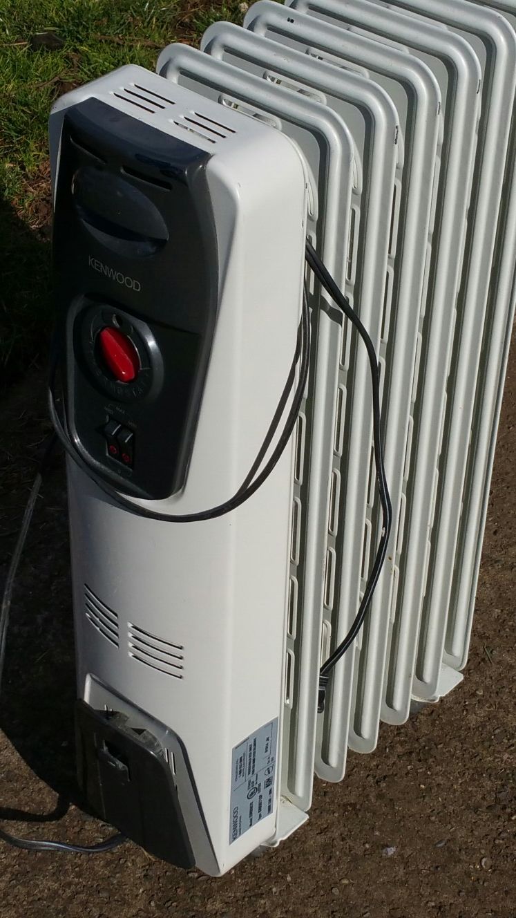 KENWOOD Electric Oil Filled Radiant Space Heater 1,500w for Sale in