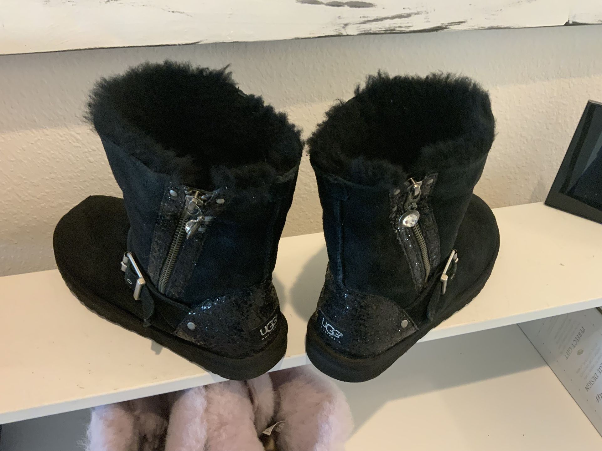 UGG Australia Women's Black Ankle Boots | Sheepskin Glitter Zip | Size: US 10,