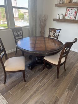 Round Kitchen Table