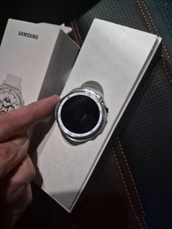 Samsung Galaxy Watch8 Classic 46mm (SM-L500) Silver/White - Factory Reset & Boxed