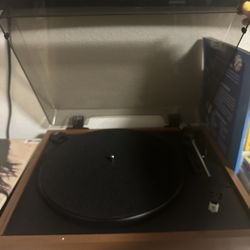 Record Player Brand New Never Used/ No Speakers Included 
