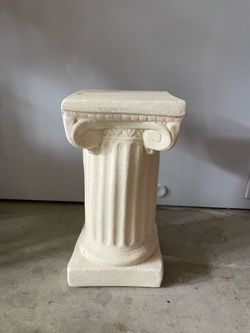 Small Roman column/pillar