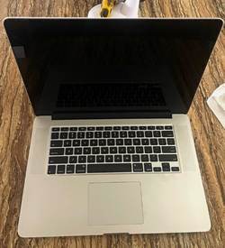 Apple MacBook Pro 15.4" 2015 i7 2.2GHz 16GB RAM 256GB SSD Silver
