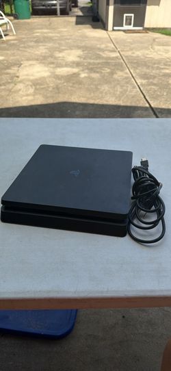 PS4 slim console