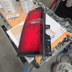 2016 Suburban Oem Left Taillight 