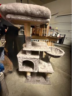 Feandrea Cat Tree – $10