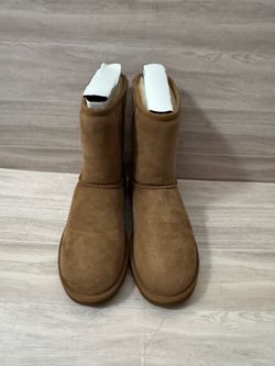UGG Women' Classic Short II Chestnut Boot 1016223 size 6