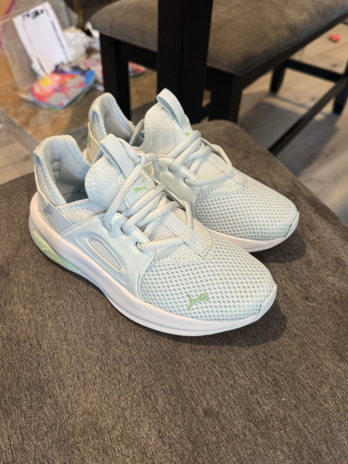 Puma Kids Size 2 Running Shoe