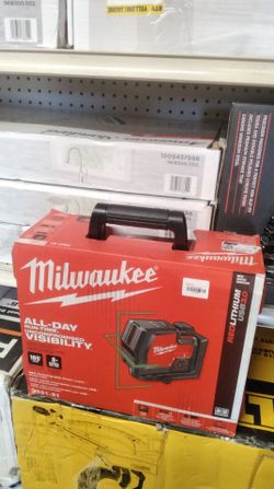 MILWAUKEE USB RECHARGEABLE GREEN LASER- CROSS LINE
