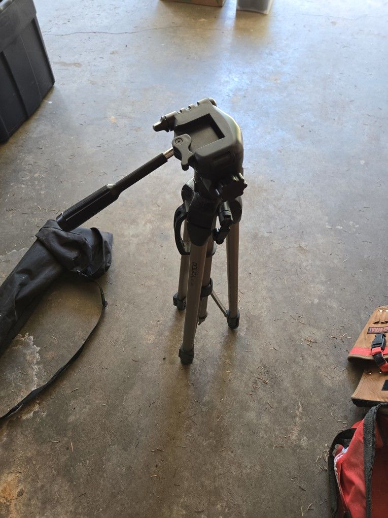 Dolica tripod