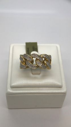 10K GOLD DIAMOND RING .NEW