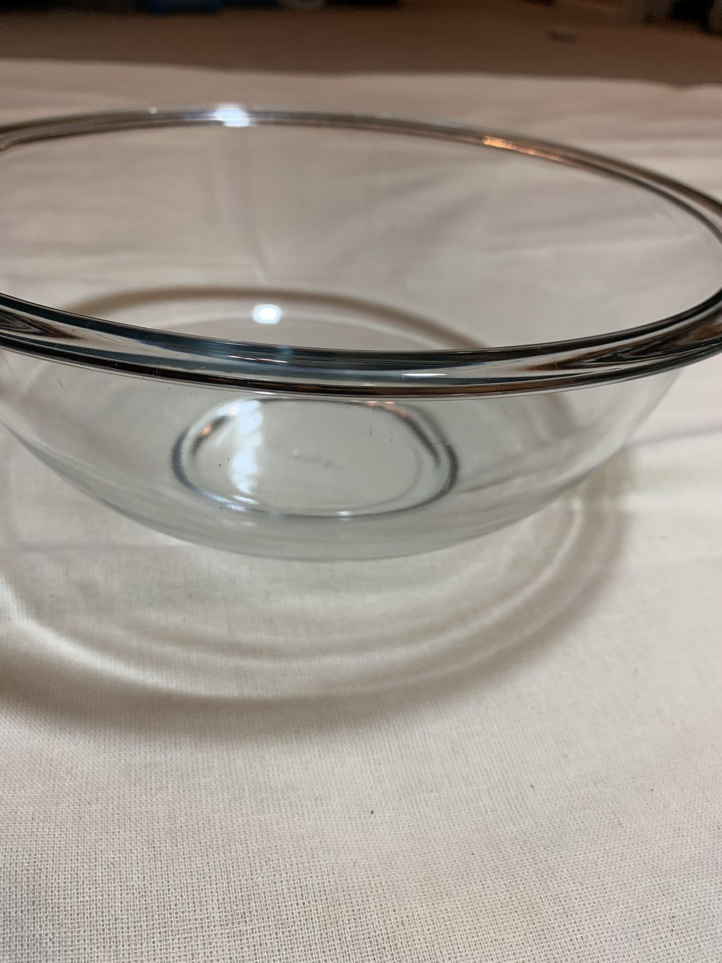 Pyrex Microwave safe mixing bowl , 10” x4”, 4Qt