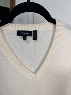 Theory V-Neck Knit Sweater Size P