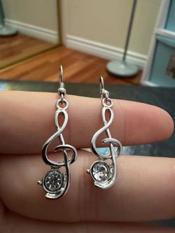 Brand new music notes necklace and earrings set