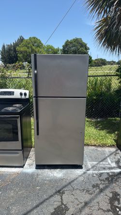 Hot point fridge