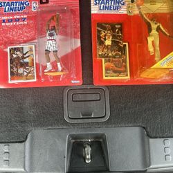 Charles Barkley and Scotty Pimpin collectible figure was treating card Starting Lineup