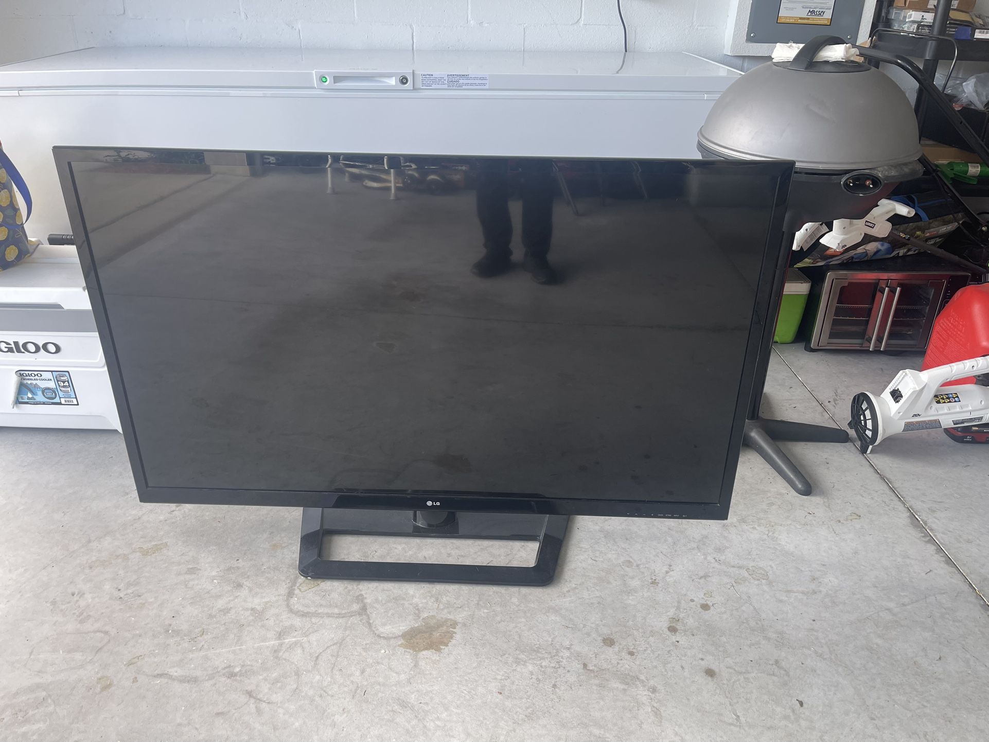 55" TV on sale LG