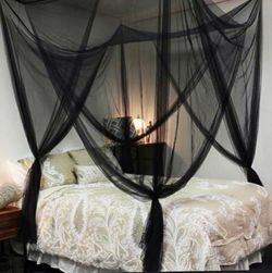 Queen size bed canopy