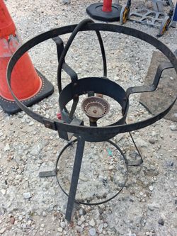Heavy-duty propane outdoor cooker stand