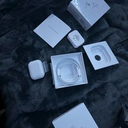 Apple AirPods Pro 2nd Gen MagSafe USB-C