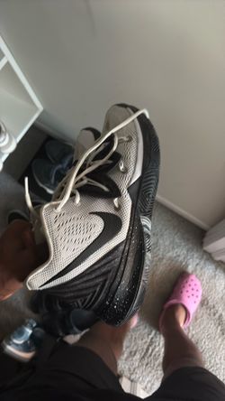 Size 10.5 kyrie