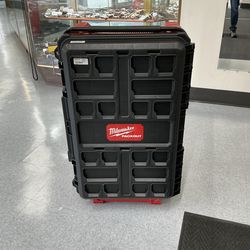 Milwaukee Rolling Modular Tool Chest 38”