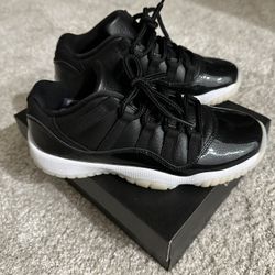 Jordan 11 Retro Low. 