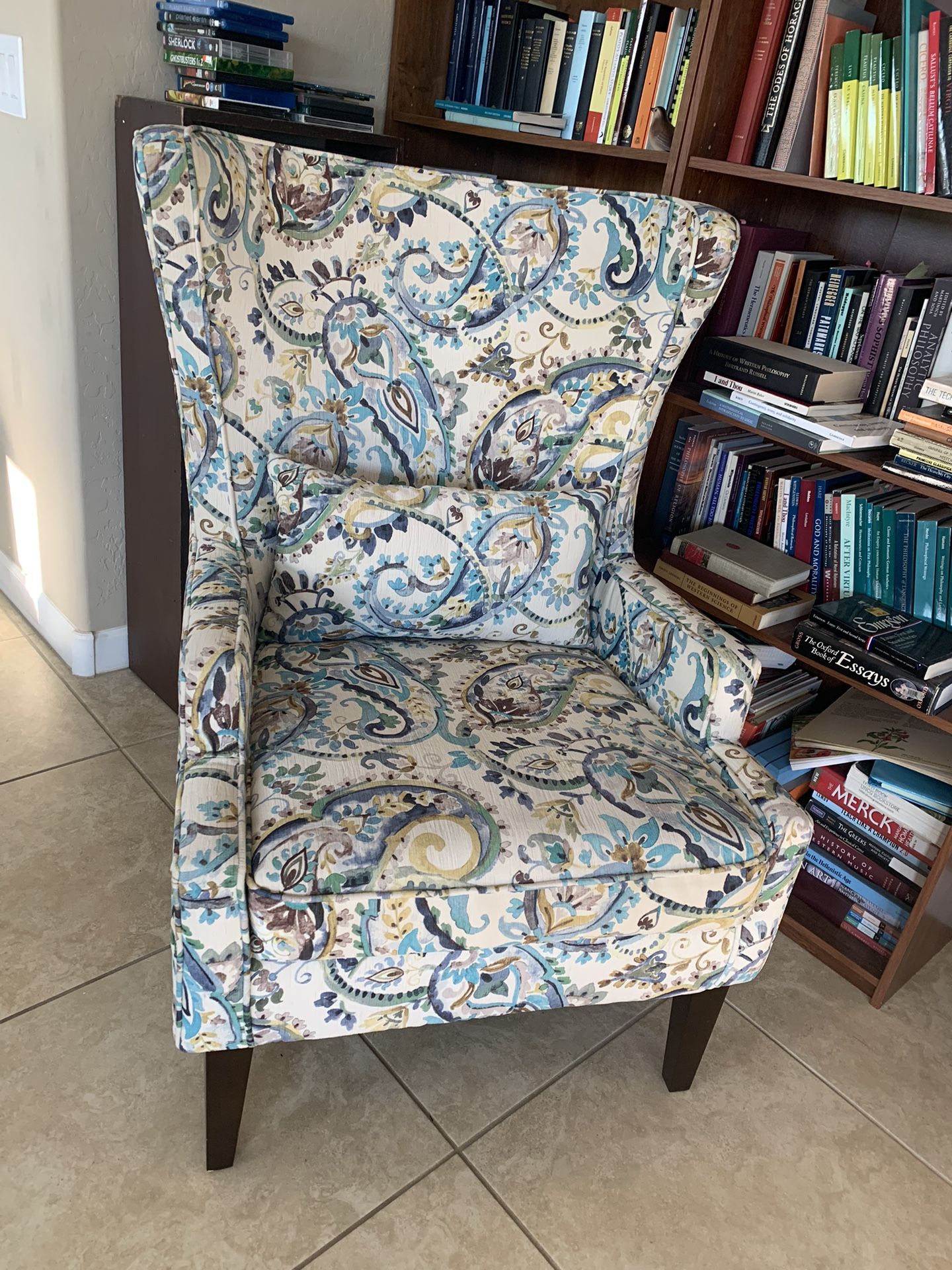 Lovely Accent Chair 