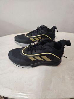 Mens new Adidas basketball sneakers size 9.5