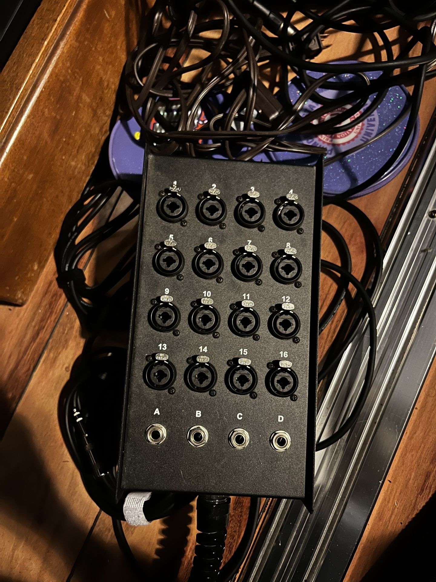 LiveWire 16x4 Stage Box With Snake