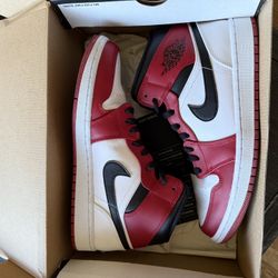 ( Size 9.5 ) 2020 air Jordan 1 mid top