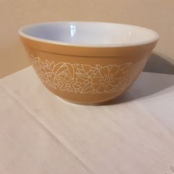 Vintage Pyrex Bowl