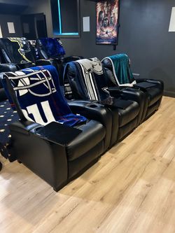 Home theater recliner chairs
