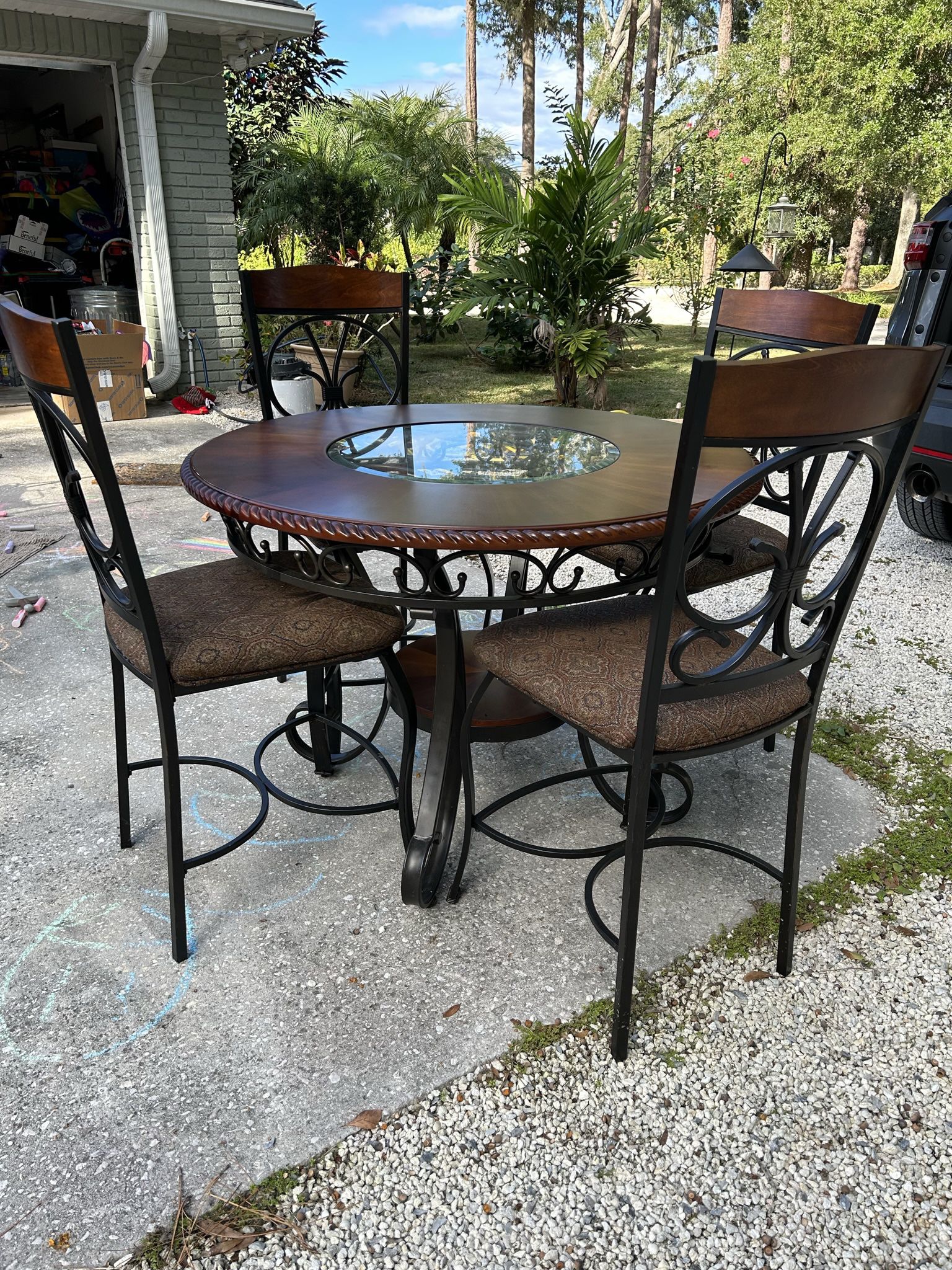High Top Round Dining Table Seats 4