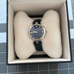 Authentic Gucci Diamantissima Diamonds Black Dial Leather Ladies Watch