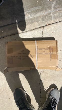 Perlesmith Large Tilting TV Wall Mount