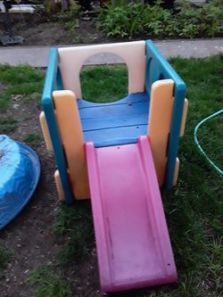 Kids cube slide