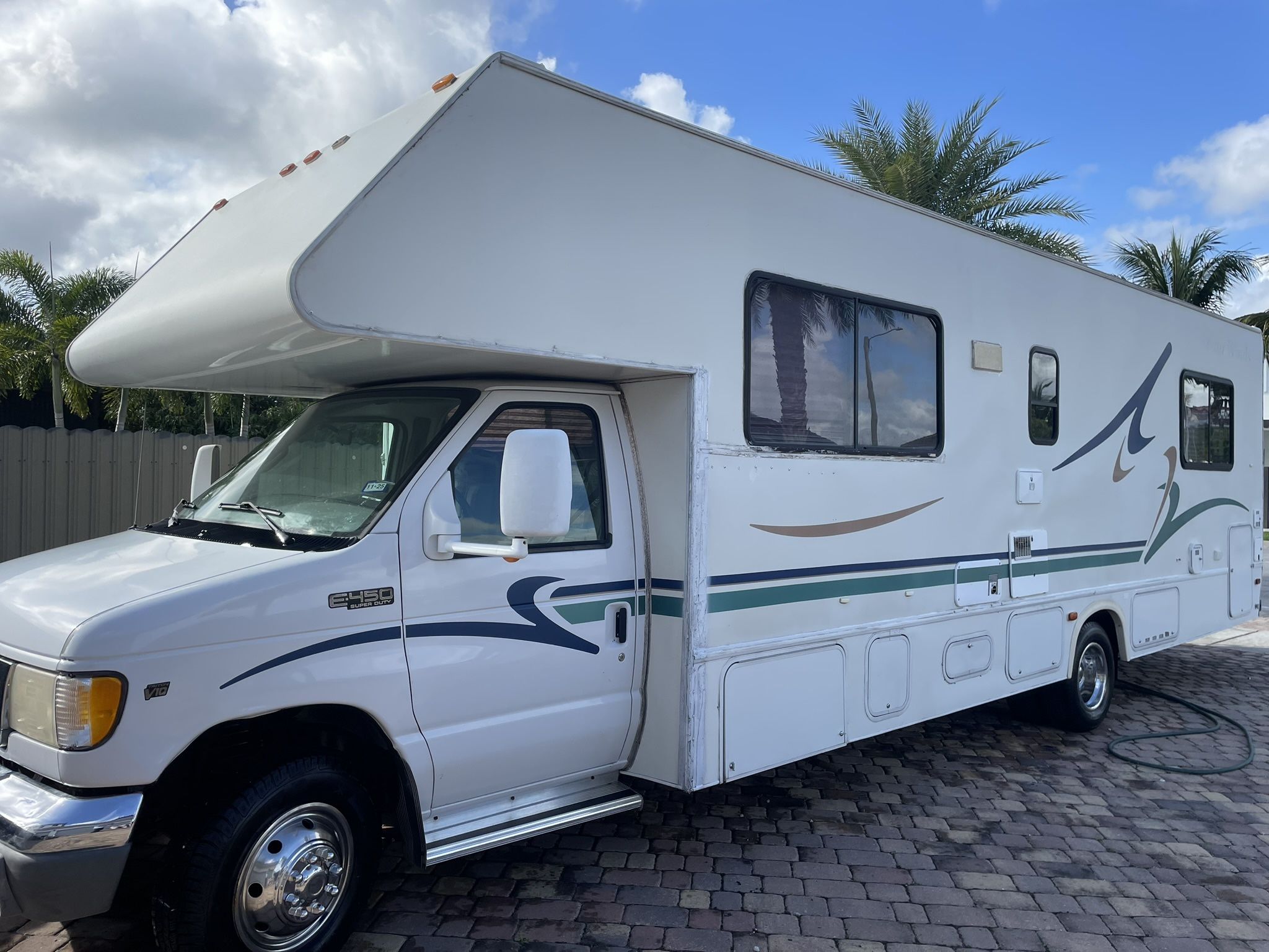 Ford E450 Super Duty 2001