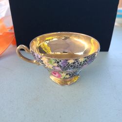 Vintage Saji Fancy China Gold Teacup