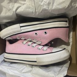 Girl Converse