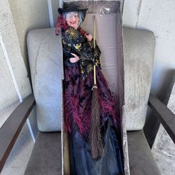 Halloween Laughing Witch 