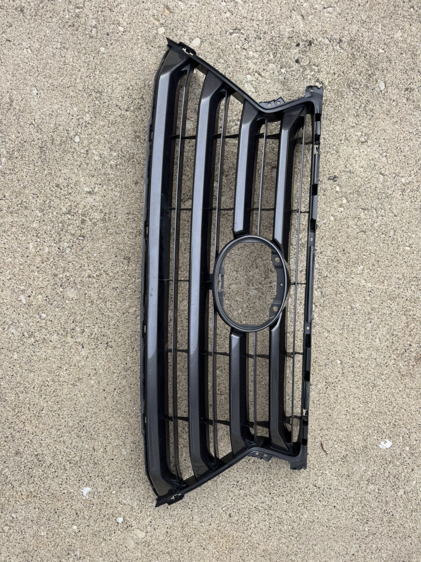 Lexus NX 2015 Grill ORIGINAL!