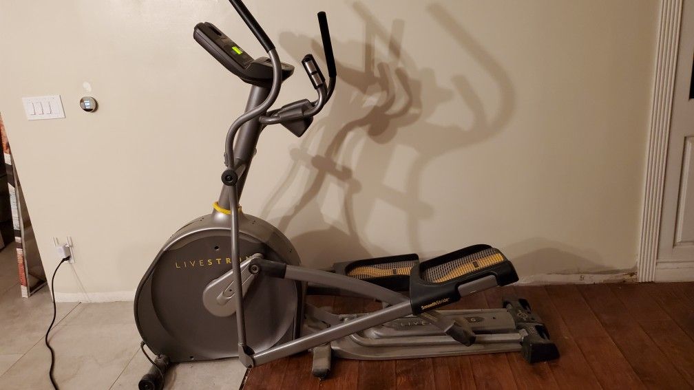 Livestrong  Elliptical Machine