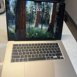 MACBOOK AIR 15INCH(BIG VERSION) - EXCELLENT CONDITION