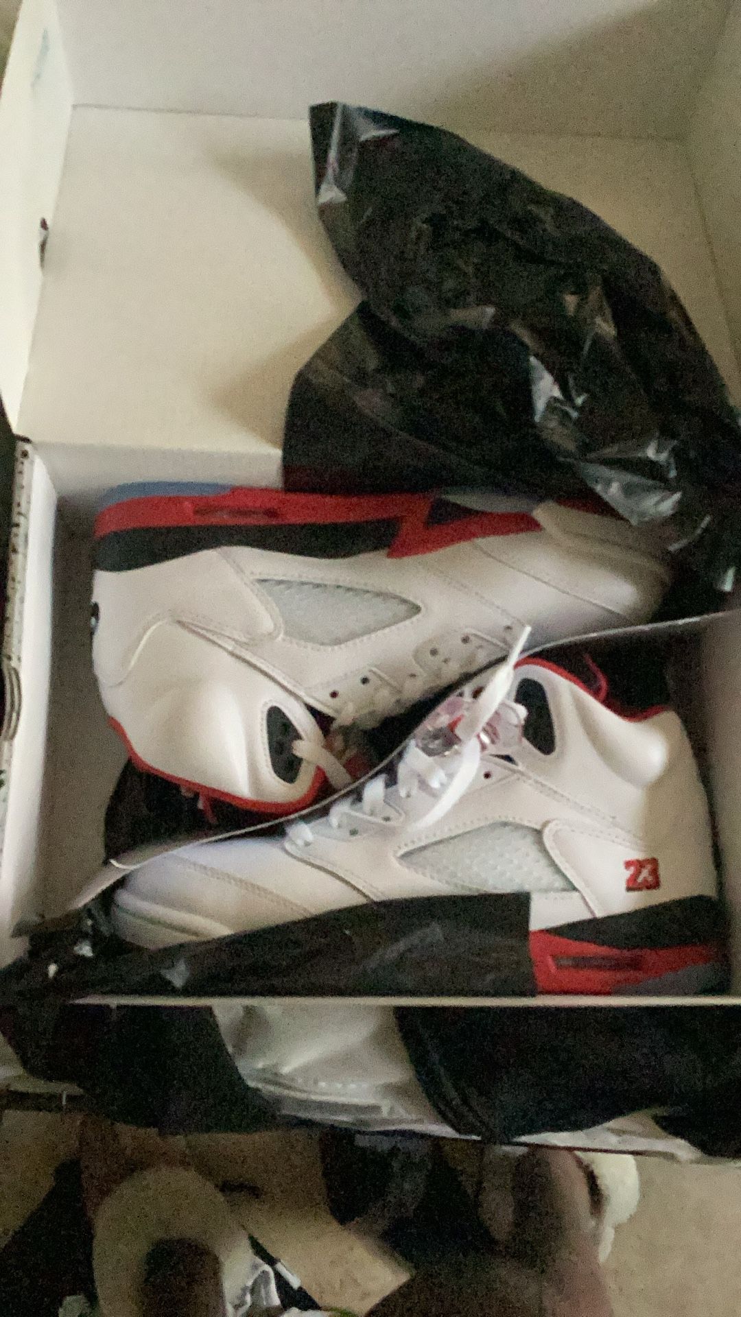 Air Jordan 5 Retro Fire Red Black Tongue