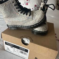 Dr. Martens 