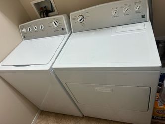 HeavyDuty Kenmore 300series 5cu Washer Electric Dryer Set
