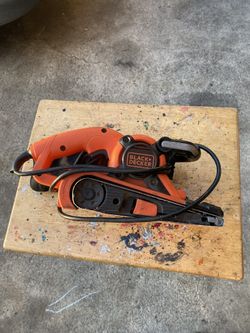 Black Decker  Bell Sander ,7 Amp 3in x 2in